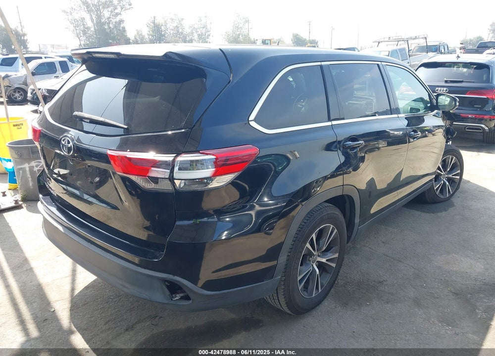 2019 TOYOTA HIGHLANDER LE VIN: 5TDZARFH7KS048715
