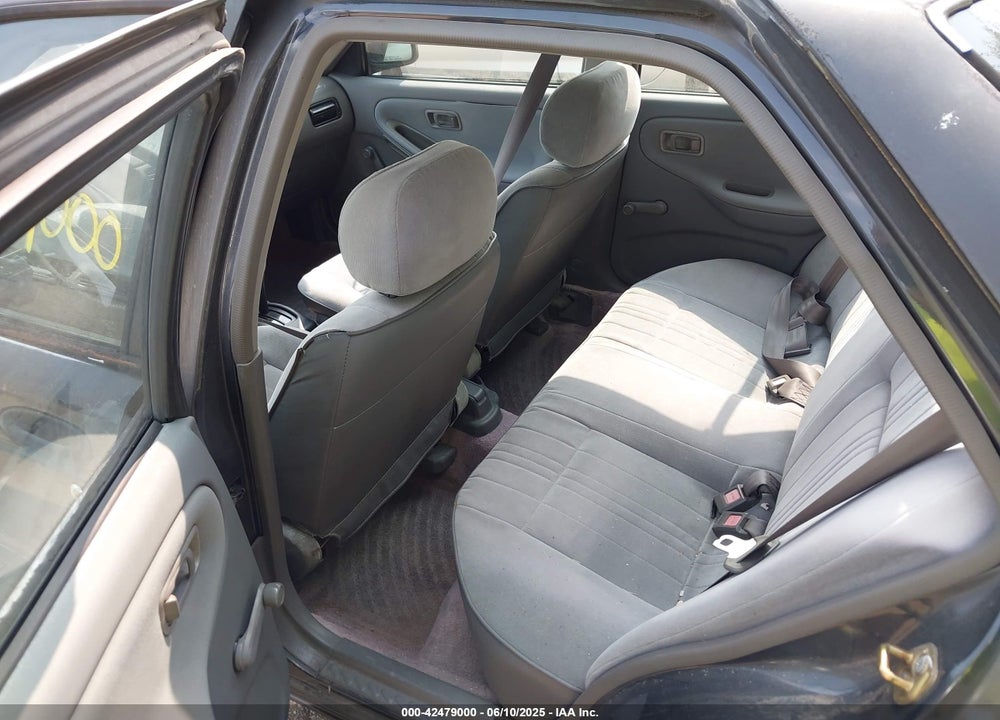 1994 NISSAN SENTRA VIN: 1N4EB31P6RC704119