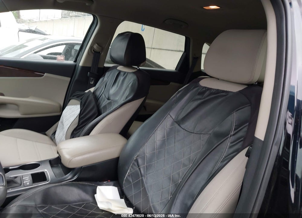 2016 KIA SORENTO 3.3L LX VIN: 5XYPGDA57GG037286