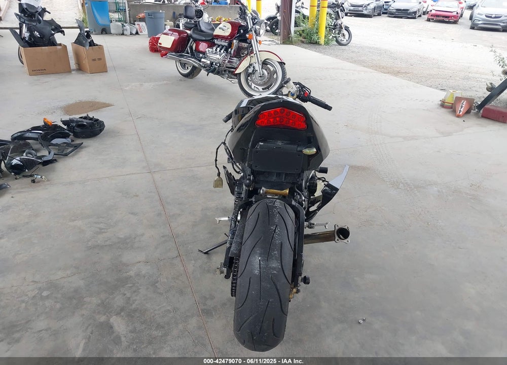 2004 SUZUKI GSX-R750 K VIN: JS1GR7JA742104784