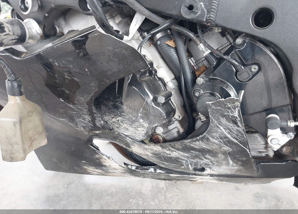 2004 SUZUKI GSX-R750 K VIN: JS1GR7JA742104784