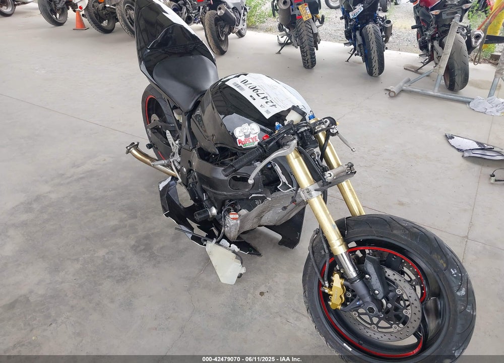 2004 SUZUKI GSX-R750 K VIN: JS1GR7JA742104784