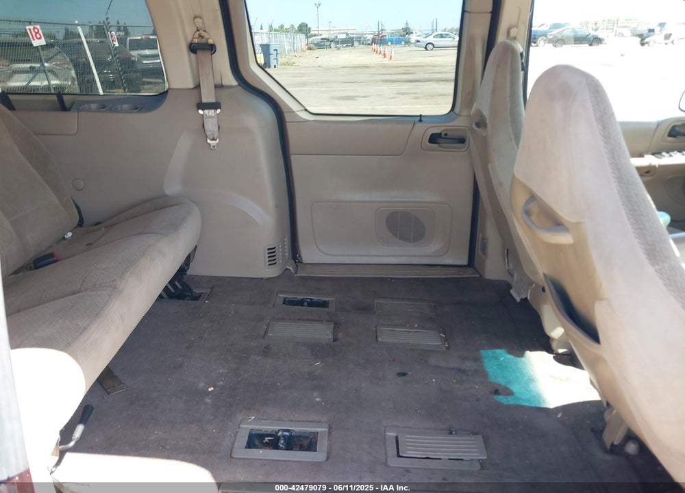 2000 FORD WINDSTAR LX VIN: 2FMZA5142YBB02716