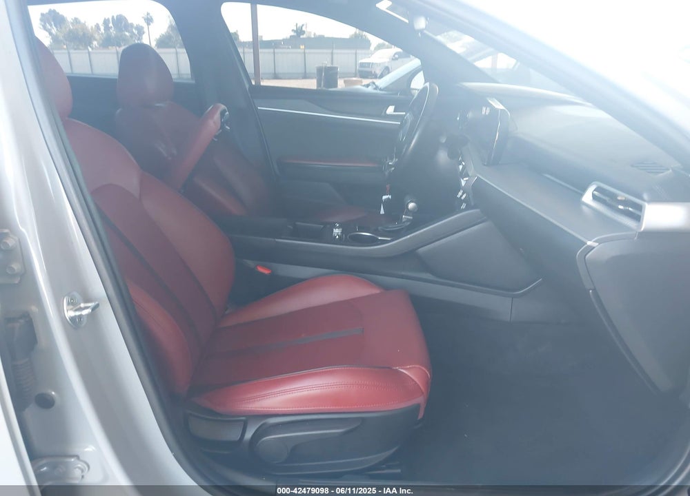 2021 KIA K5 VIN: 5XXG64J29MG051022