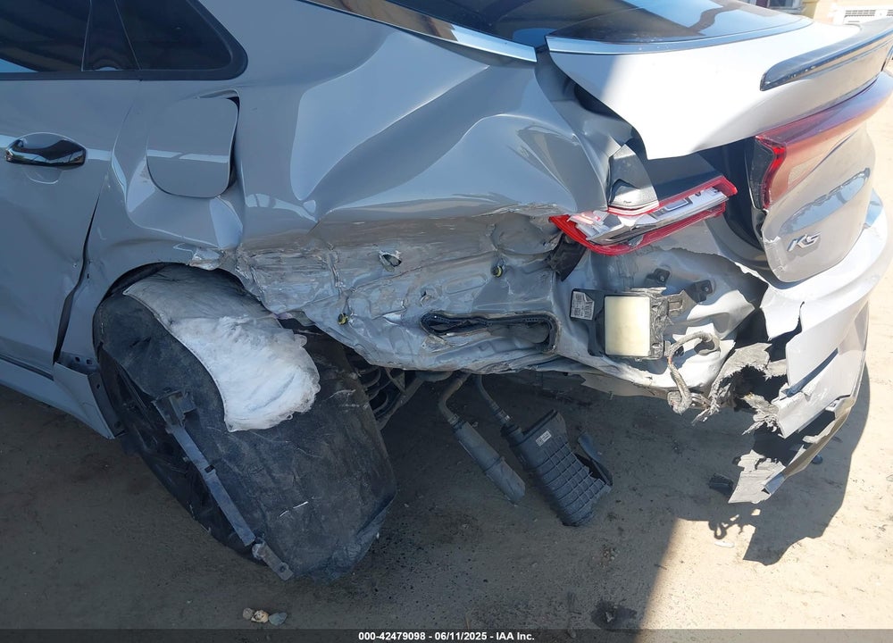 2021 KIA K5 VIN: 5XXG64J29MG051022