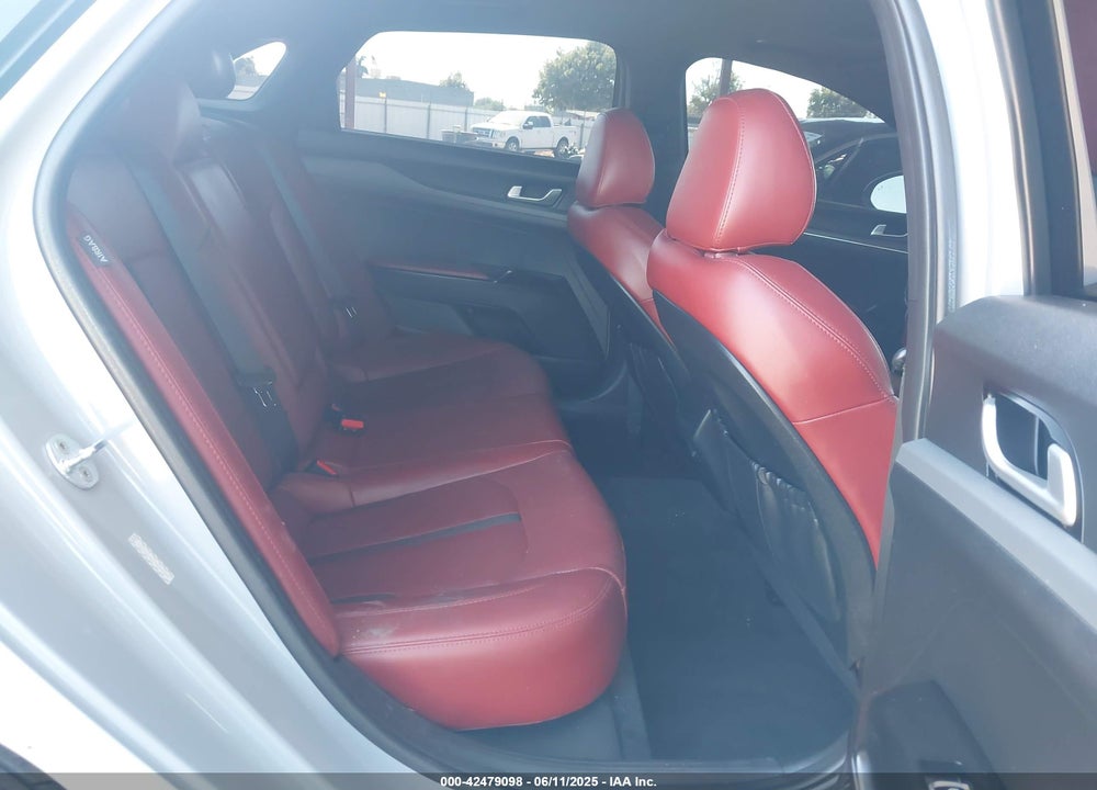 2021 KIA K5 VIN: 5XXG64J29MG051022