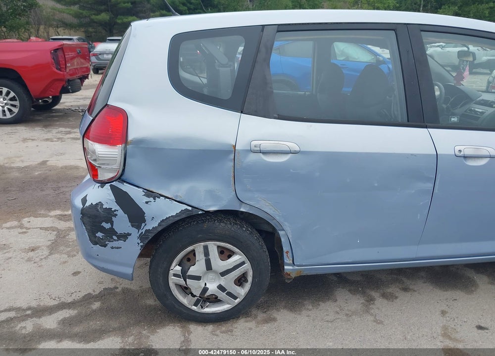 2008 HONDA FIT VIN: JHMGD38498S018054