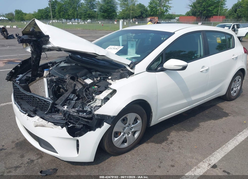 2017 KIA FORTE VIN: KNAFK5A85H5727877