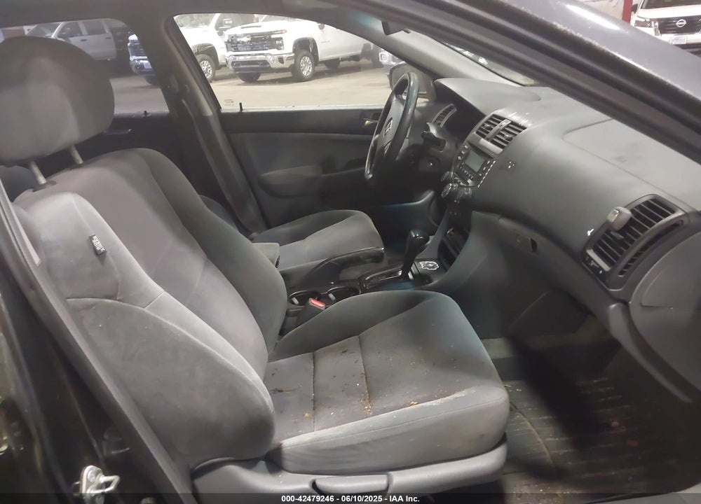 2005 HONDA ACCORD 2.4 LX VIN: 1HGCM56445A107242
