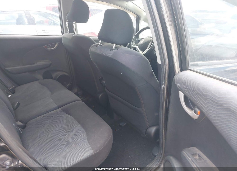 2010 HONDA FIT VIN: JHMGE8H61AC018495