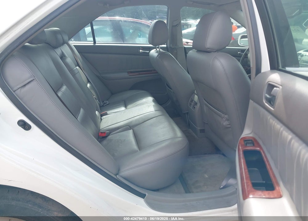 2005 TOYOTA CAMRY XLE V6 VIN: 4T1BF32K05U608510