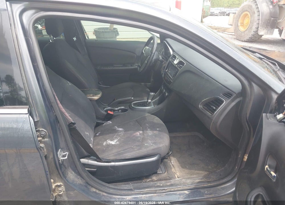 2012 CHRYSLER 200 VIN: 1C3CCBBB9CN302705