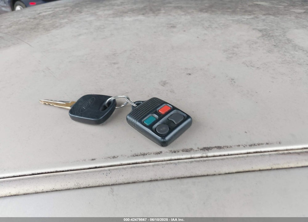 1998 FORD TAURUS LX/SE VIN: 1FAFP52S8WA230928