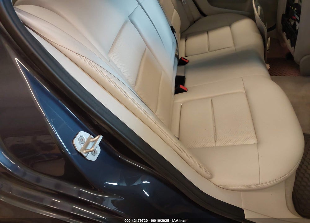 2015 MERCEDES-BENZ E 350 VIN: WDDHF8JB1FB097390