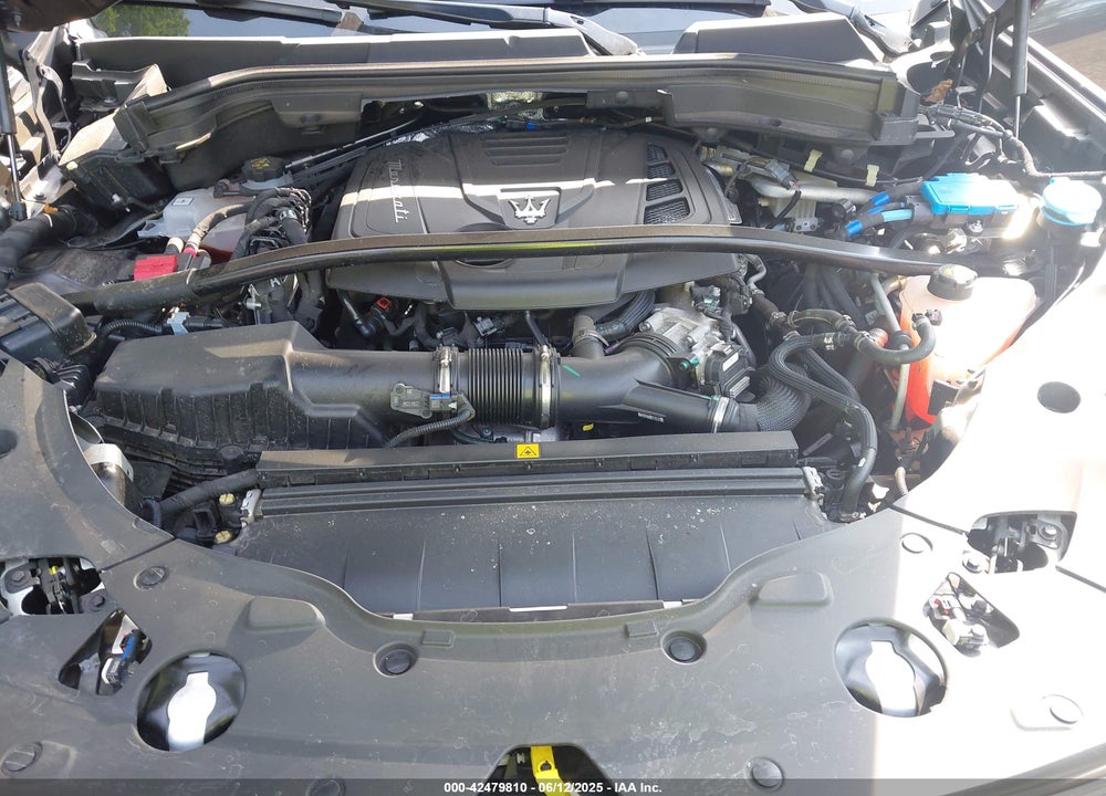 2023 MASERATI GRECALE VIN: ZN682AVA4P7415942