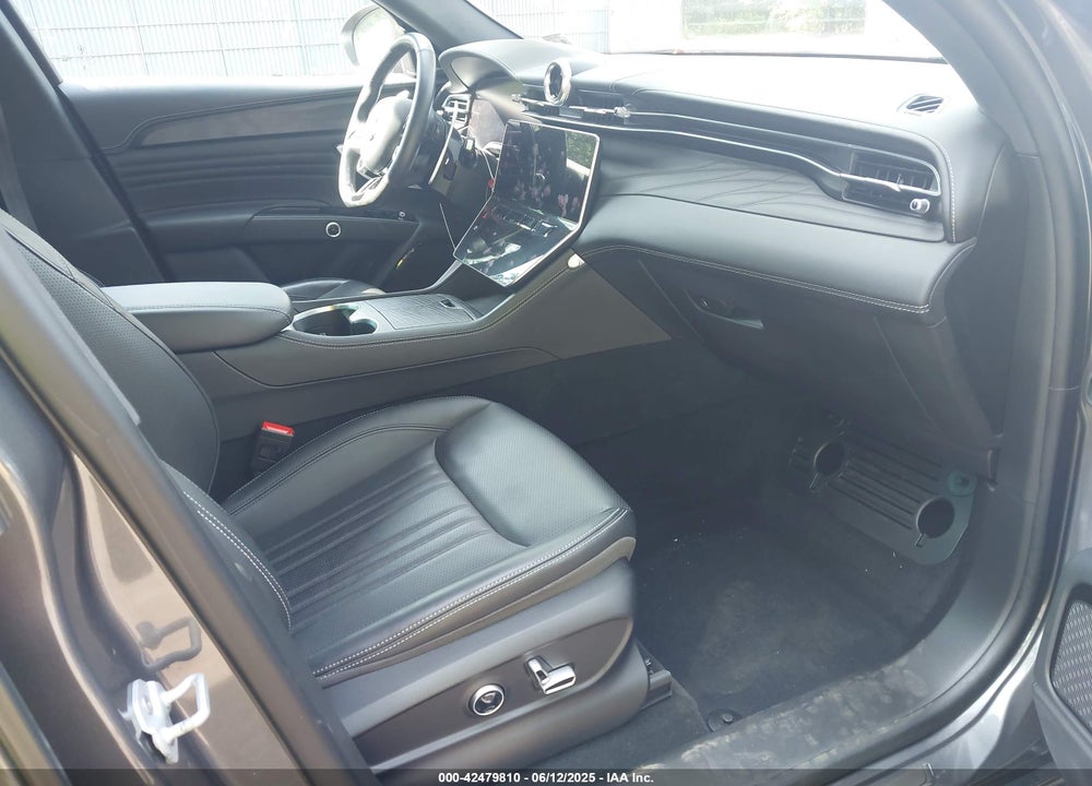 2023 MASERATI GRECALE VIN: ZN682AVA4P7415942