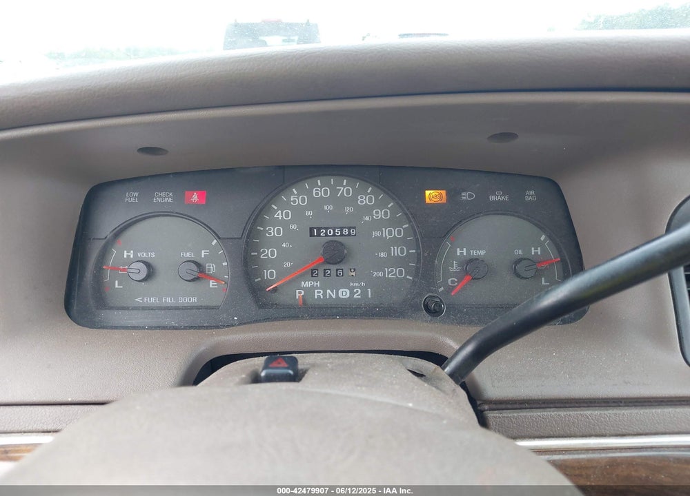 1998 MERCURY GRAND MARQUIS VIN: 2MEFM75WXWX628404