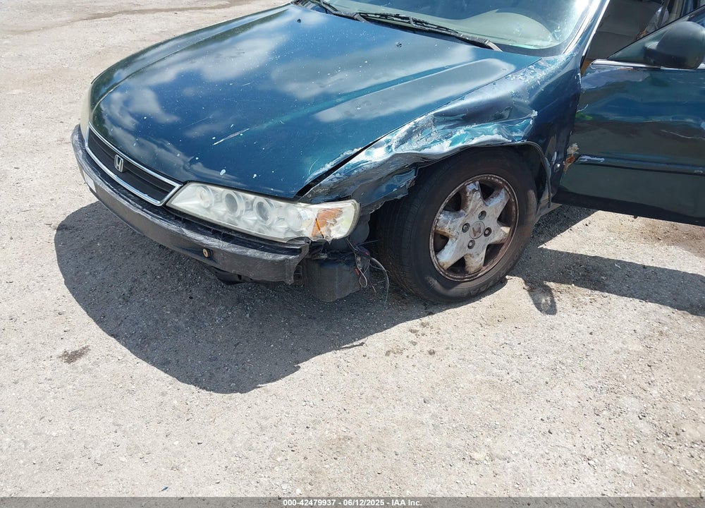 1997 HONDA ACCORD EX V6 VIN: 1HGCE6677VA006600