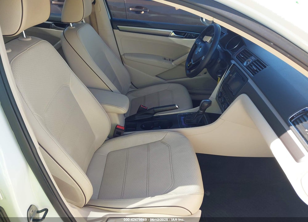 2017 VOLKSWAGEN PASSAT 1.8T R-LINE VIN: 1VWDT7A3XHC054164