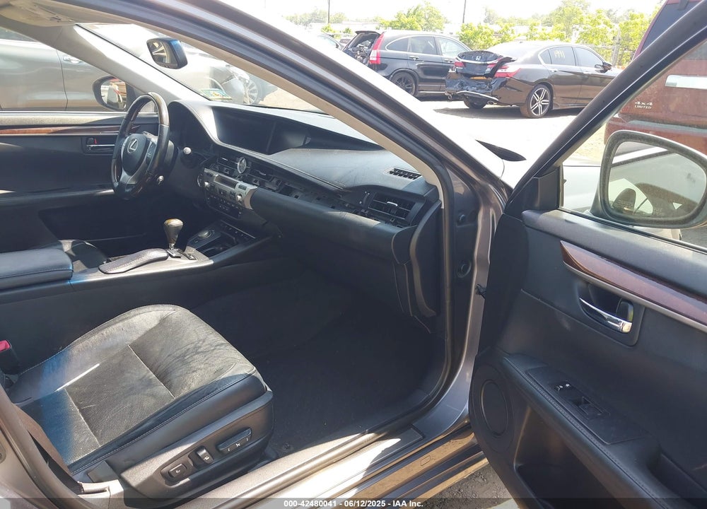 2014 LEXUS ES VIN: JTHBK1GG3E2136905
