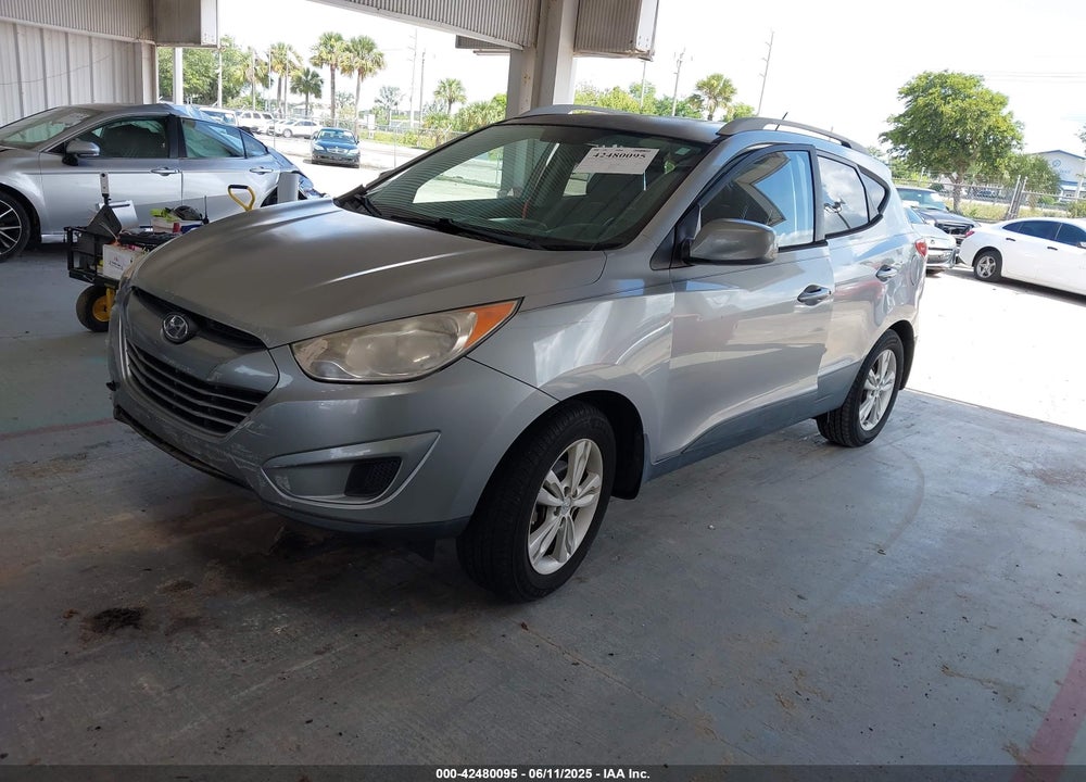 2011 HYUNDAI TUCSON GLS VIN: KM8JU3AC1BU300673