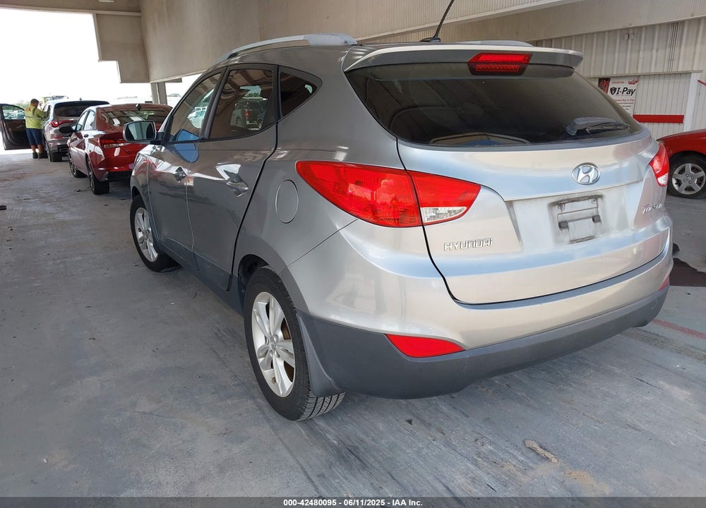 2011 HYUNDAI TUCSON GLS VIN: KM8JU3AC1BU300673