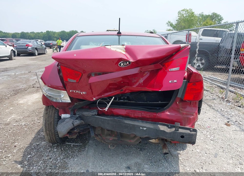 2013 KIA FORTE EX VIN: KNAFU4A2XD5715136