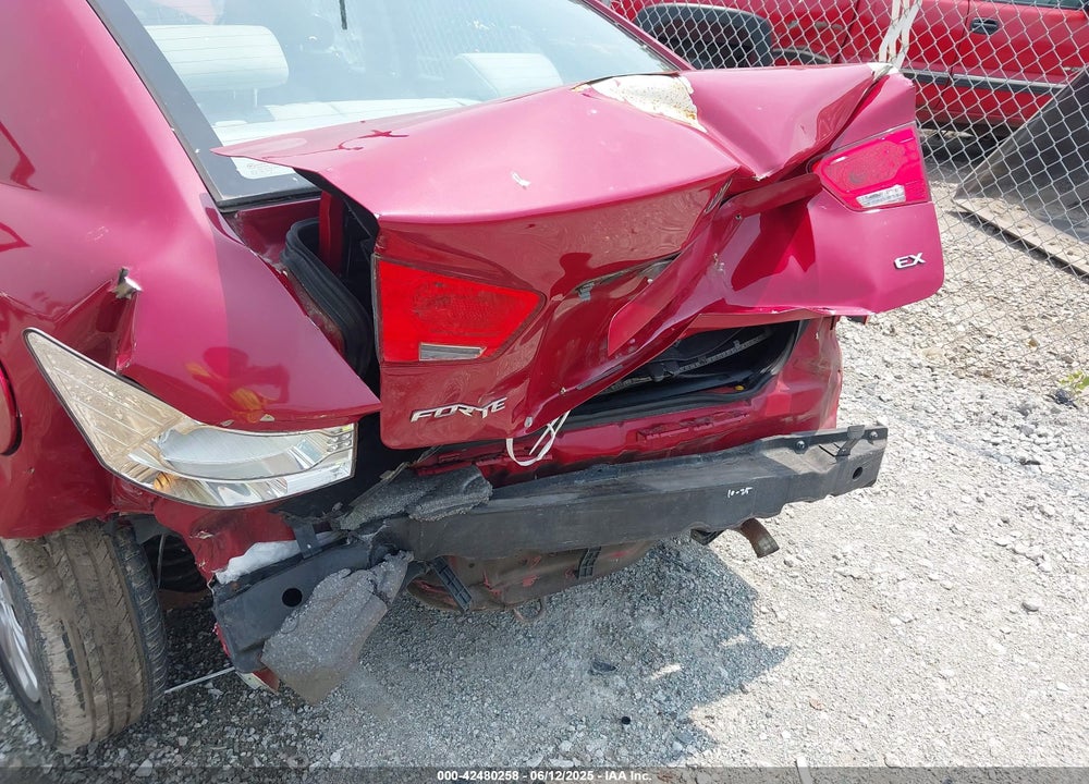 2013 KIA FORTE EX VIN: KNAFU4A2XD5715136