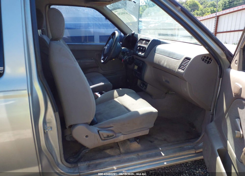 2001 NISSAN FRONTIER XE VIN: 1N6DD26S21C343609