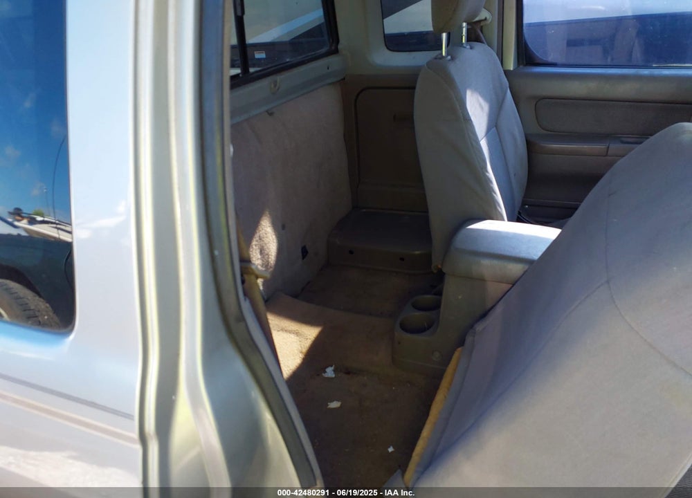 2001 NISSAN FRONTIER XE VIN: 1N6DD26S21C343609