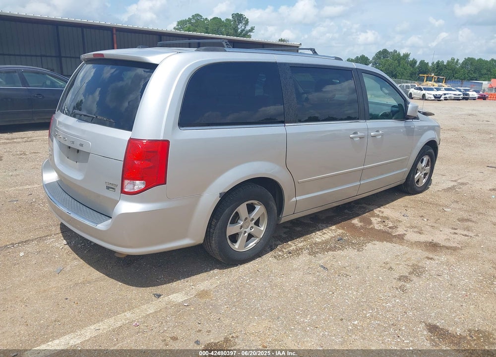 2011 DODGE GRAND CARAVAN CREW VIN: 2D4RN5DG0BR688817