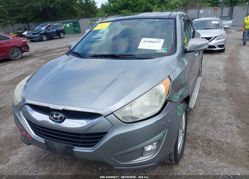 2010 HYUNDAI TUCSON VIN: KM8JU3AC1AU101900