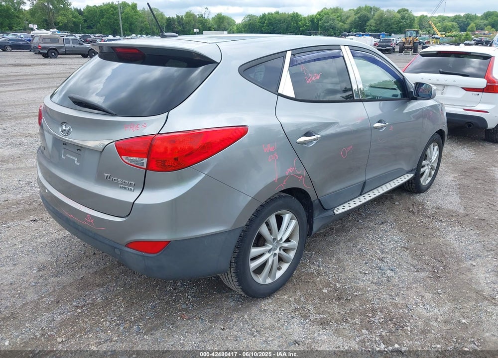 2010 HYUNDAI TUCSON VIN: KM8JU3AC1AU101900