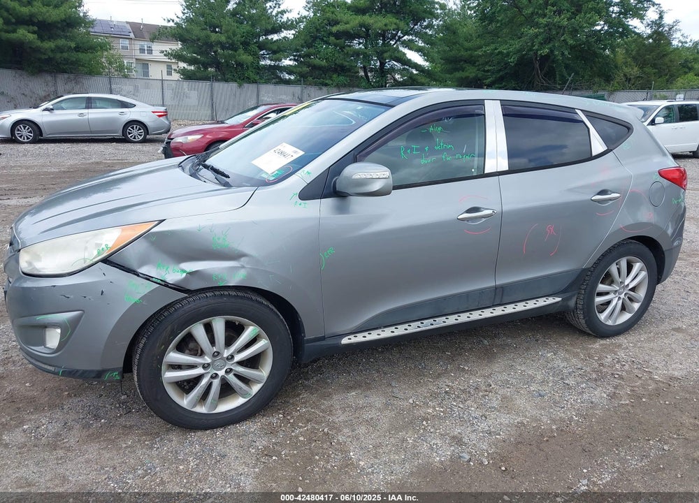 2010 HYUNDAI TUCSON VIN: KM8JU3AC1AU101900