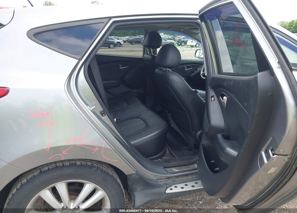 2010 HYUNDAI TUCSON VIN: KM8JU3AC1AU101900