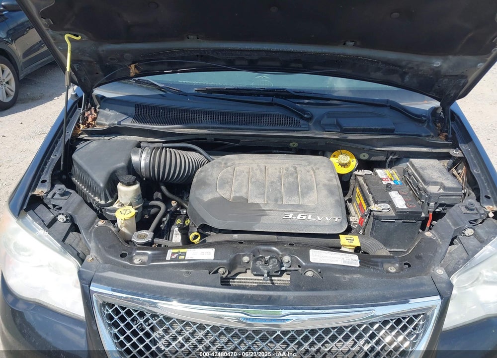 2014 CHRYSLER TOWN & COUNTRY LIMITED VIN: 2C4RC1GGXER113197