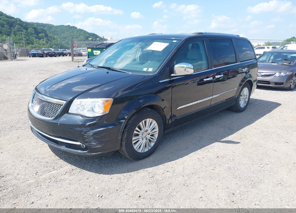 2014 CHRYSLER TOWN & COUNTRY LIMITED VIN: 2C4RC1GGXER113197