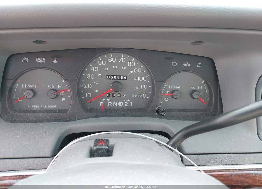 2002 MERCURY GRAND MARQUIS GS VIN: 2MEFM74W12X630926