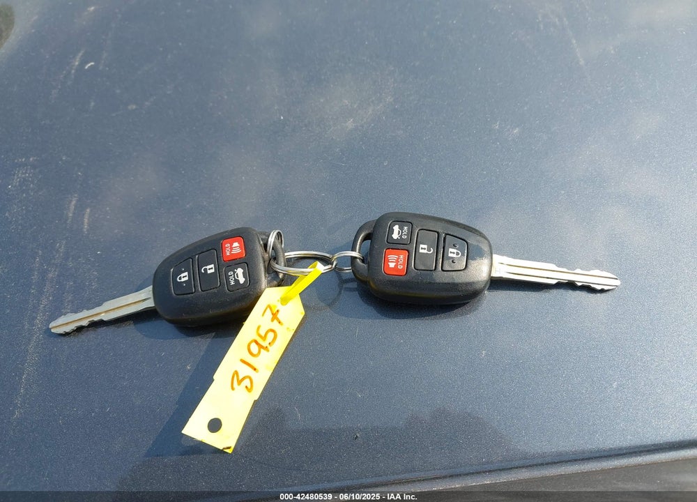 2015 TOYOTA COROLLA VIN: 5YFBURHE5FP304523