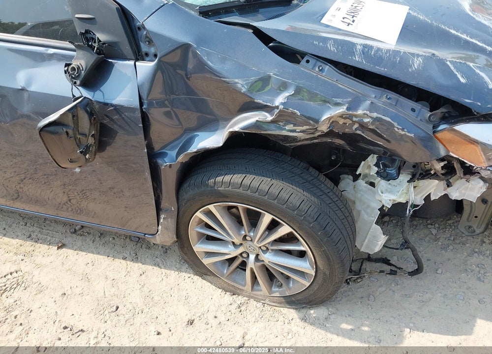 2015 TOYOTA COROLLA VIN: 5YFBURHE5FP304523