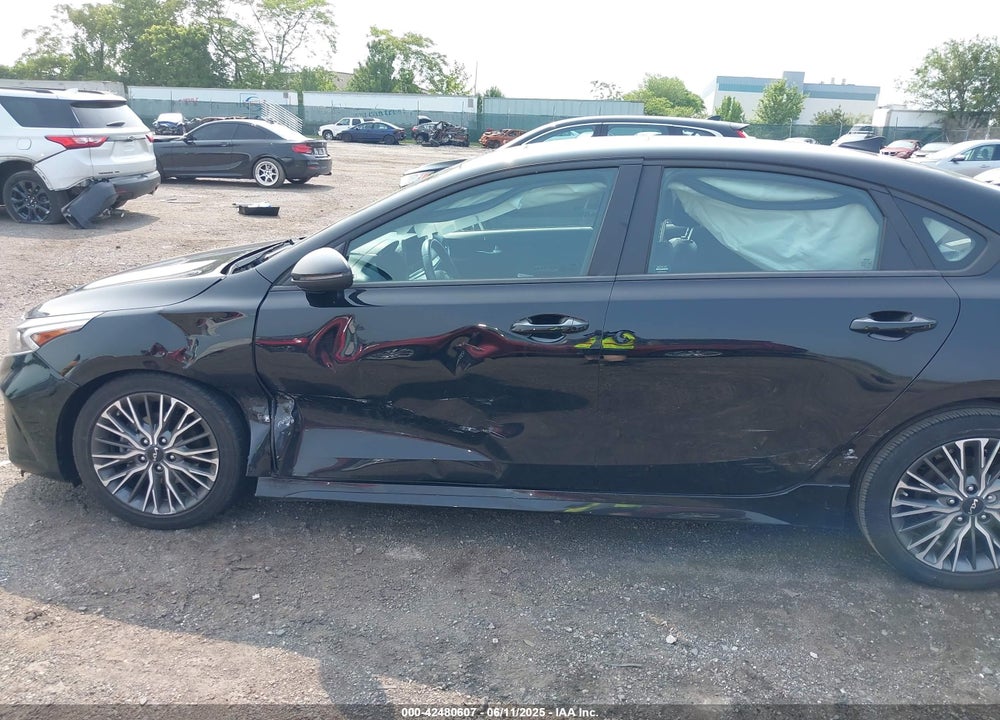 2022 KIA FORTE VIN: 3KPF54AD9NE429107