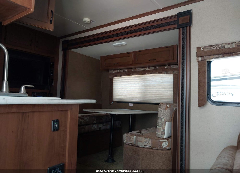 2015 JAYCO 24 FBS VIN: 1UJBJ0BM1F1TL0271
