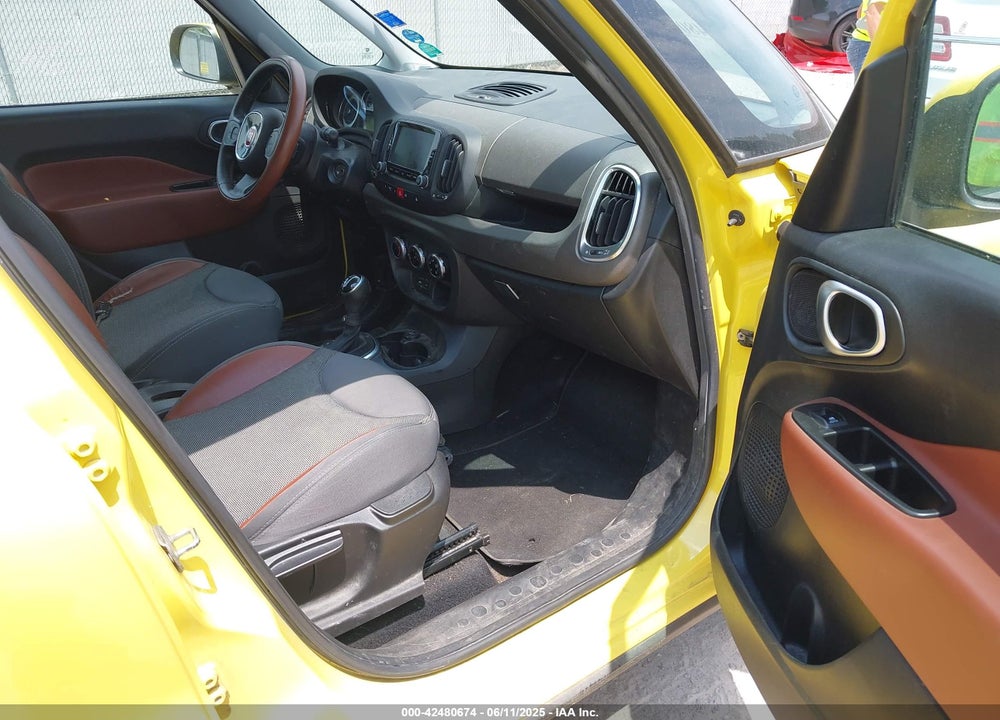 2014 FIAT 500L TREKKING VIN: ZFBCFADH0EZ020742