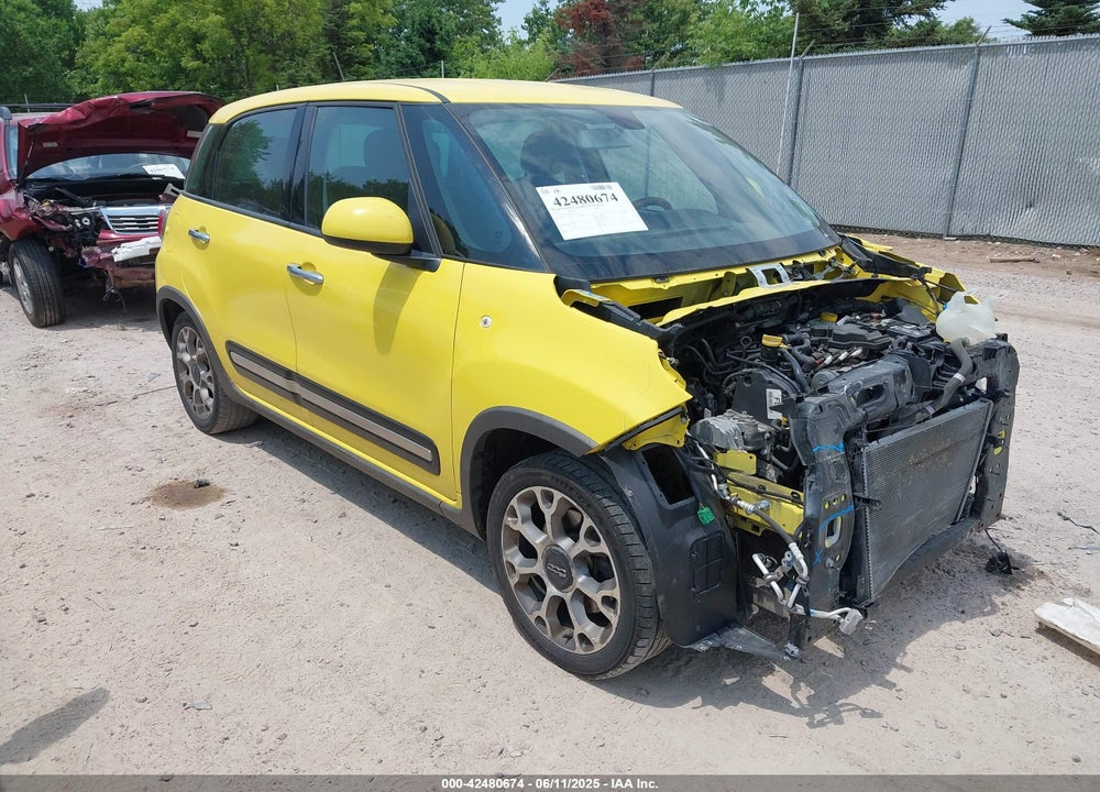 2014 FIAT 500L TREKKING VIN: ZFBCFADH0EZ020742