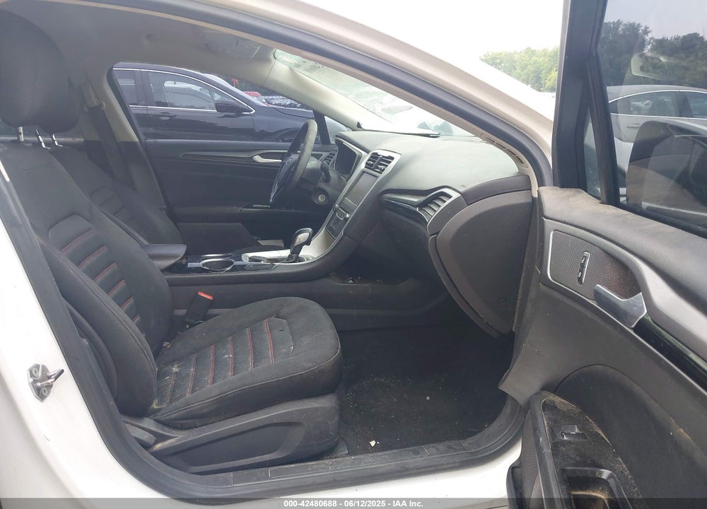 2013 FORD FUSION SE VIN: 3FA6P0HRXDR133661