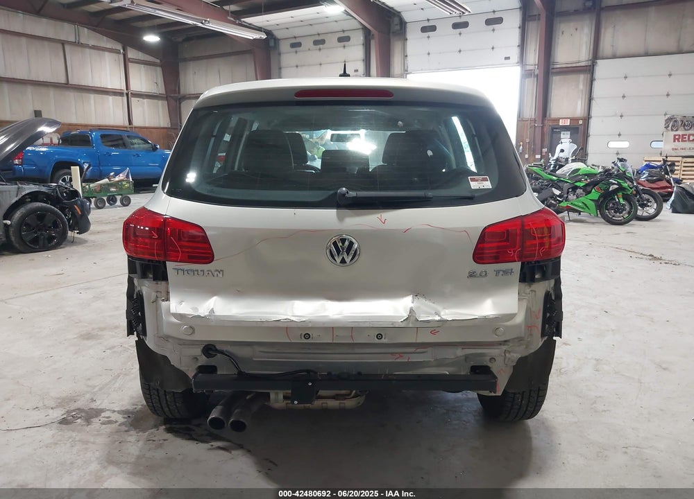 2012 VOLKSWAGEN TIGUAN S VIN: WVGAV7AX7CW545197