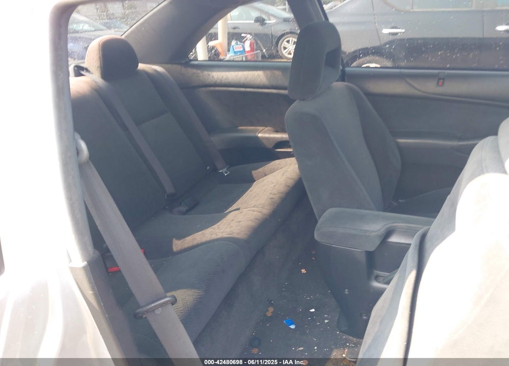 2005 HONDA CIVIC LX VIN: 1HGEM22535L068119