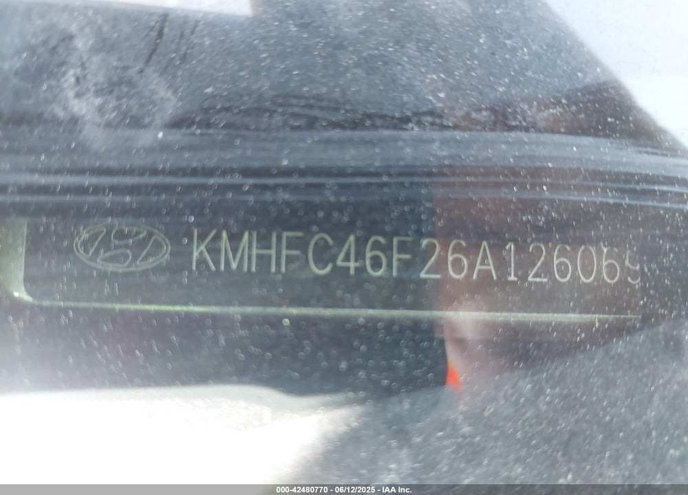 2006 HYUNDAI AZERA LIMITED/SE VIN: KMHFC46F26A126069