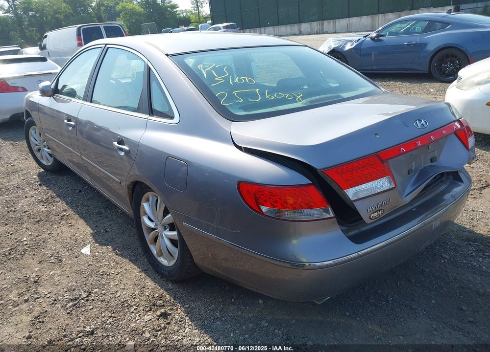 2006 HYUNDAI AZERA LIMITED/SE VIN: KMHFC46F26A126069
