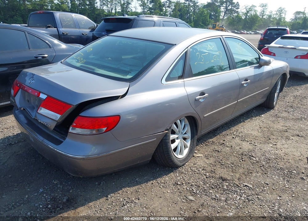2006 HYUNDAI AZERA LIMITED/SE VIN: KMHFC46F26A126069